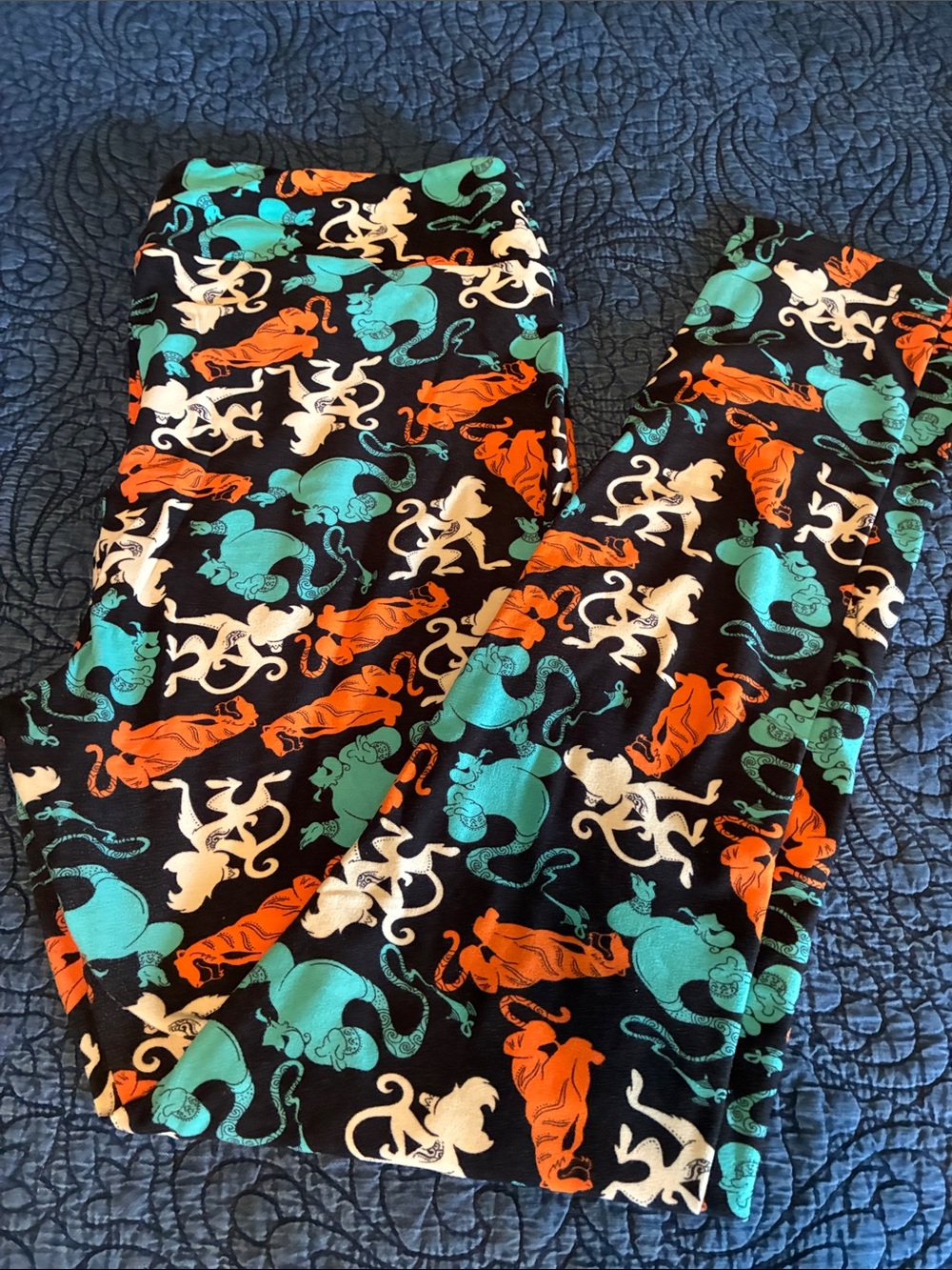Lularoe Aladdin Sidekicks Black Leggings with Orange, Teal & White Print- sz TC